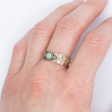 Anello antico a forma di cintura con fibbia in oro giallo 8K con turchese e perline bianche, anni ‘10/‘20