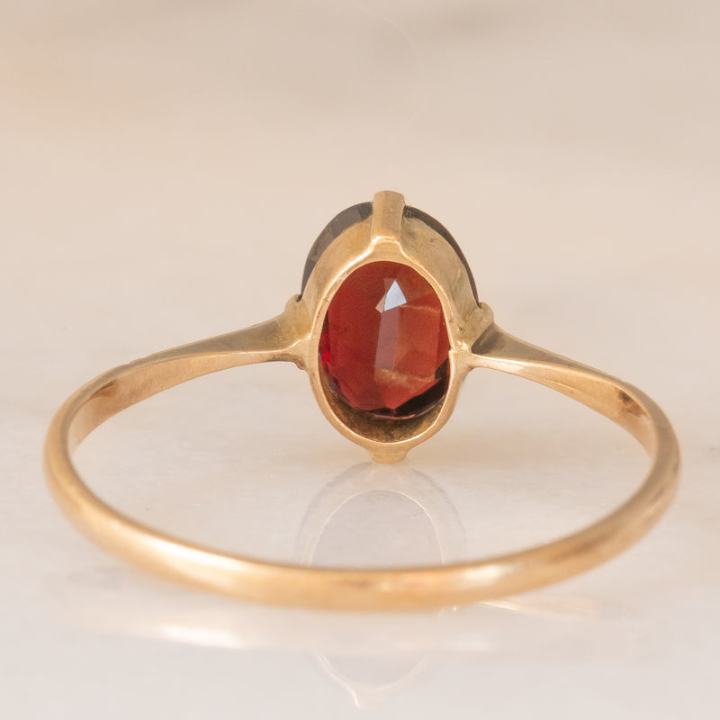 Solitario antico in oro giallo 9K con granato (1.10ct ca.), anni ‘10/‘20