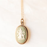 Vintage necklace with 9K yellow gold chain and 9K yellow gold pendant and green jasperware, 1982