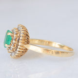 Anello ballerina vintage in oro giallo 14K con smeraldo (0.50ct ca.) e diamanti di taglio brillante e di taglio tapered (0.50ctw ca.), anni ‘70