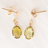Boucles d'oreilles pendantes vintage en or jaune 9 carats avec péridots verts (environ 1 ct au total)