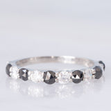 Mezzo eternity in platino con diamanti bianchi e neri (1ctw), anni ‘2000