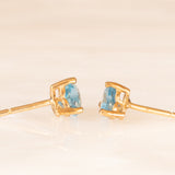 Vintage-Ohrringe mit hellem Herz aus 9-karätigem Gelbgold mit blauem Topas (ca. 1 ctw)