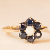 Bague fleur vintage en or jaune 9 carats avec saphirs (environ 0.80 ct) et opale (environ 0.15 ct), années 80
