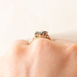 Bague fleur vintage en or jaune 9 carats avec saphirs (environ 0.80 ct) et opale (environ 0.15 ct), années 80