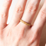 Vintage-Band aus 9-karätigem Gelbgold mit synthetischen gelben Saphiren (ca. 0.50 ctw), 60er/70er Jahre