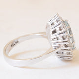 Vintage-Gänseblümchenring aus 18-karätigem Weißgold mit Aquamarin (ca. 3 Karat) und Diamanten im Brillantschliff (ca. 1 Karat), 70er/80er Jahre