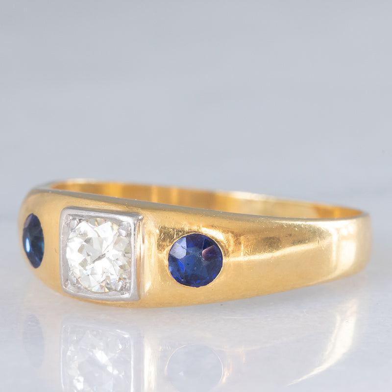 Trilogy gypsy vintage in oro giallo 18K con diamante (0.35ct ca.) e zaffiri (0.36ctw ca.), anni ‘50/‘60