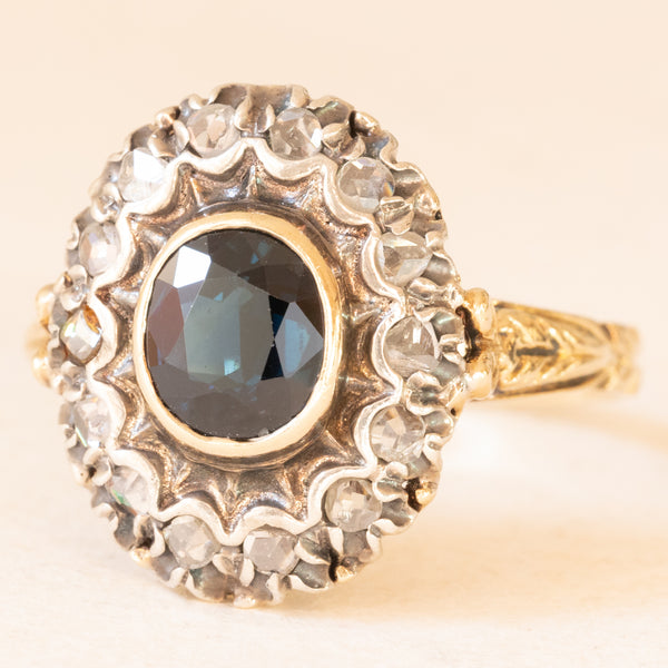 Anello a margherita vintage in stile antico in oro giallo 18K e argento con zaffiro (1.40ct ca.) e diamanti di taglio rosetta