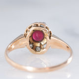 Bague ancienne en or jaune 18 carats en forme de marguerite, ornée de pâte de verre rose et de diamants taille rose, début des années 900