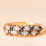 Anello vintage in oro giallo 8K con zaffiri (0.16ctw ca.) e opali (0.08ctw ca.), anni ‘60/‘70
