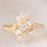 Anello vintage in oro giallo 14K con diamanti di taglio brillante e di taglio baguette (0.75ctw ca.), anni ‘70/‘80