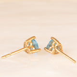 Vintage-Ohrringe mit hellem Herz aus 9-karätigem Gelbgold mit blauem Topas (ca. 1 ctw)