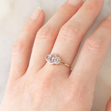 Anello vintage in stile vittoriano in oro giallo 9K con ametiste (0.50ctw ca.) e diamanti