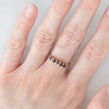 Anel vintage em ouro amarelo 9K com granadas (aproximadamente 0.50 ct), década de 70.