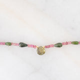 Collana vintage con tormaline verdi e rosa e con chiusura in oro giallo 18K
