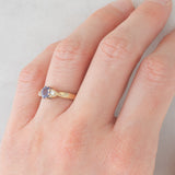 Trilogy vintage in oro giallo 9K con tanzanite (0.35ct ca.) e diamanti di taglio brillante (0.05ctw ca.), anni ‘90