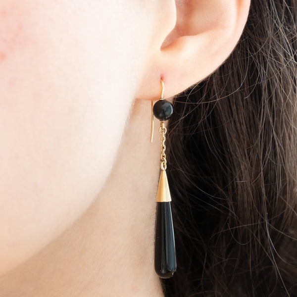 Orecchini pendenti vintage in oro giallo 18K con onice, anni ‘70