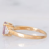 Trilogy in oro giallo 9K con zircone rosa (1.36ct ca.) e zaffiri bianchi