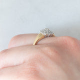 Anello a fiore vintage in oro giallo e bianco 14K con diamanti di taglio brillante (0.55ctw ca.), anni ‘80