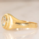 Anello chevalier vintage in oro giallo 14K con topazio azzurro, anni ‘60
