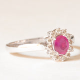 Vintage 18K white gold daisy ring with ruby ​​(approx. 0.42ct) and diamonds (approx. 0.12ctw), 70s/80s