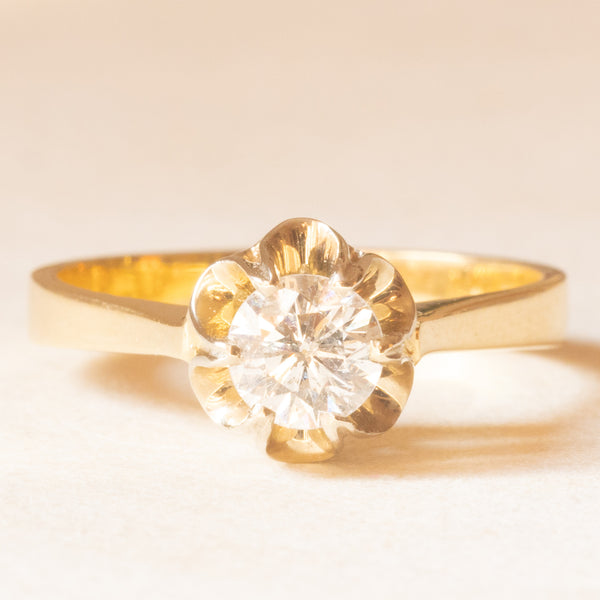 Solitario in oro giallo 18K con diamante di taglio brillante (0.61ct ca.)