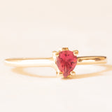 Винтажное кольцо из желтого золота 10 карат с синтетической розовой шпинелью (около 0.30 карата) и бриллиантами