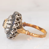 Anello a margherita vintage in stile antico in oro giallo 18K e argento con zaffiri (1ctw ca.) e diamanti di taglio rosetta (0.12ctw ca.), anni ‘60/‘70