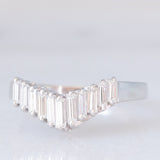 Anello a “V” in platino con diamanti di taglio baguette (0.50ctw), anni ‘70/‘80