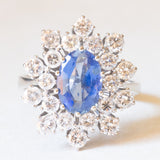 Vintage-Gänseblümchenring aus 14 Karat Weißgold mit Saphiren (ca. 1.90 ct) und Diamanten im Brillantschliff (ca. 1.80 ctw), 70er Jahre
