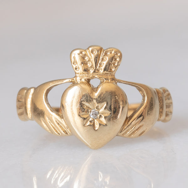 “Amicizia, amore, lealtà” Anello Claddagh vintage in oro giallo 9K con diamante