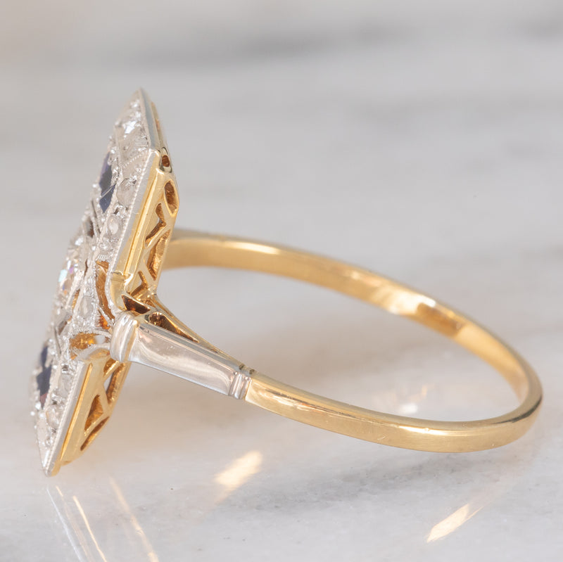 *RISERVATO* Anello Art Déco in oro giallo e bianco 18K con diamanti e zaffiri, anni ‘30