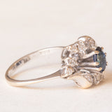 Vintage 18K white gold flower ring with sapphire (0.50ct approx.) and diamonds (0.24ctw approx.), 80s