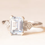 Vintage-Ring im Art-Déco-Stil aus 9-karätigem Weißgold mit blauem Topas (ca. 1.40 ct) und Diamanten (ca. 0.02 ctw),