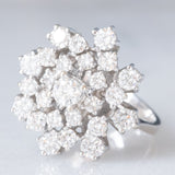 Anello a fiocco di neve vintage in oro bianco 18K con diamanti di taglio brillante (1.33ctw ca.), anni ‘70