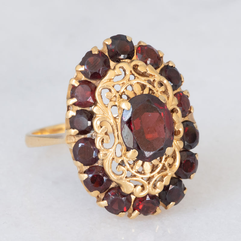 Anello vintage in oro giallo 18K con granati (3.50ctw ca.), anni ‘50/‘60