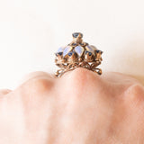 Vintage-Pagodenring aus 14-karätigem Gelbgold mit Saphiren (ca. 1.20 ctw) und Opalen (ca. 1.10 ctw), 70er Jahre