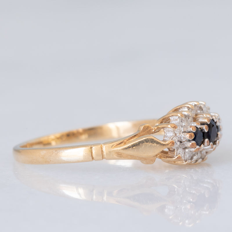 Anello vintage in oro giallo 9K con zaffiri (0.20ctw ca.) e diamanti (0.18ctw ca.), anni ‘70/‘80