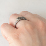 Anello medievale in argento con incisioni, XI/XIV secolo d.C.