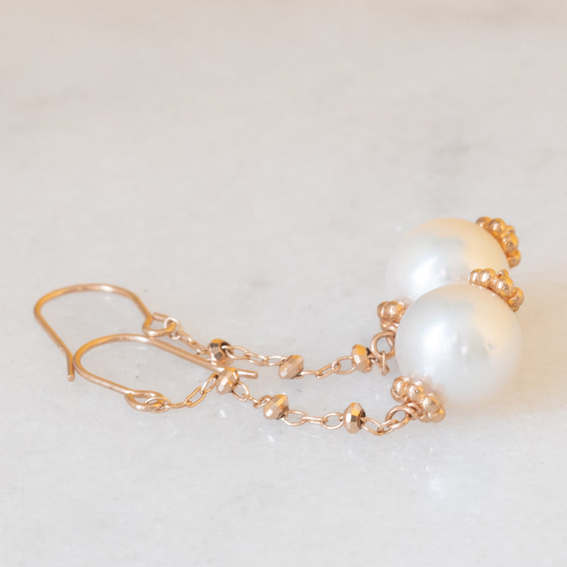 Orecchini in Oro Giallo 18k Pendenti con Perla Orecchini in Oro Giallo 18k Pendenti con Perla
