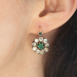 Orecchini antichi in oro giallo 18K e argento con smeraldi (0.30ctw ca.) e diamanti di taglio vecchia miniera (3ctw ca.), primi del ‘900