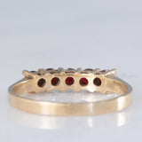 Anel vintage em ouro amarelo 9K com granadas (aproximadamente 0.50 ct), década de 70.