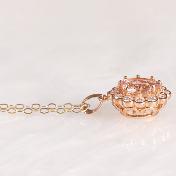 Collana vintage con catenina in oro giallo 9K e con ciondolo a margherita in oro rosa 9K con morganite (1ct ca.) e cubic zirconia bianchi