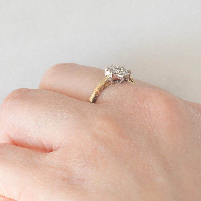 Anello a margherita vintage in oro giallo e bianco 9K con diamanti di taglio brillante (0.25ctw ca.), anni ‘80/‘90
