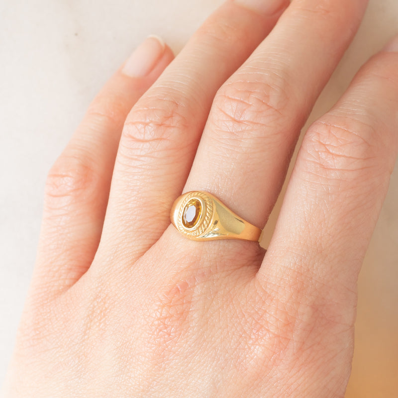 Anello chevalier vintage in oro giallo 14K con quarzo citrino, anni ‘60