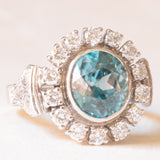 Vintage-Gänseblümchen-Ring aus 18 Karat Weißgold mit hellblauem Zirkon (ca. 4.50 ct) und Diamanten (ca. 0.84 ctw)