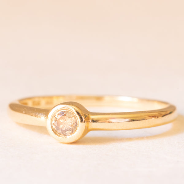 Solitario vintage in oro giallo 14K con diamante fancy (0.05ct ca.), anni ‘80/‘90 ca.