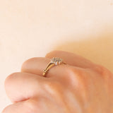 Anello a fiore vintage in oro giallo e bianco 9K con diamanti (0.10ctw ca.), anni ‘70