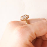 Vintage-Gänseblümchenring aus 9-karätigem Gelbgold mit Aquamarin (ca. 2 Karat) und Diamanten (ca. 0.18 Karat), Jahr 2005